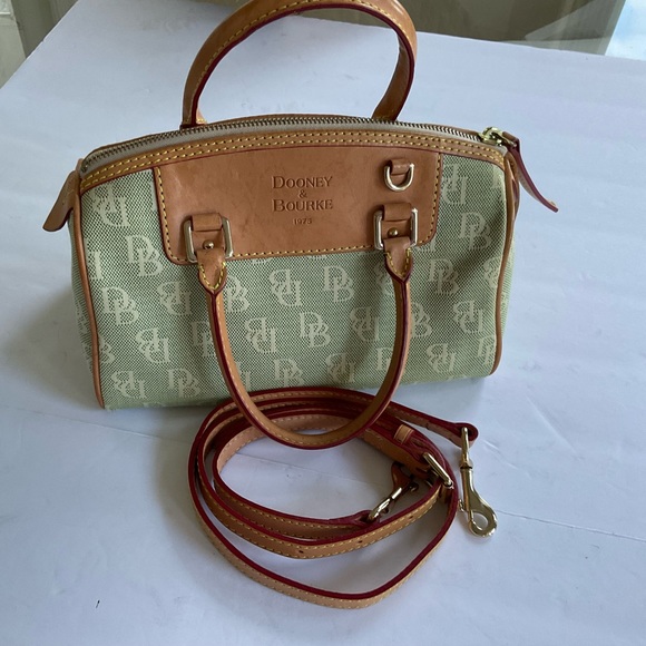 DOONEY & BOURKE PICNIC COLLECTION MINI TESSEL SATCHEL BAG. - Picture 4 of 10